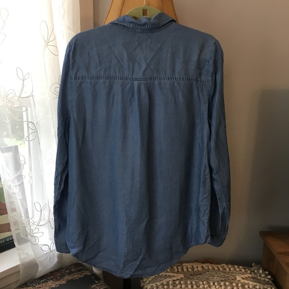 Willow & Clay Soft Chambray Button Up - Picture 3 of 6